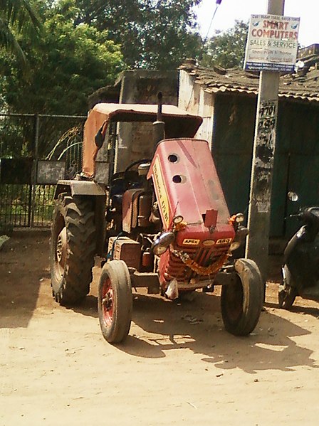 File:Mahindra tractor at Pithapuram.jpg