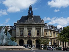 Balai kota Arondisemen ke-20 Paris, Place Gambetta