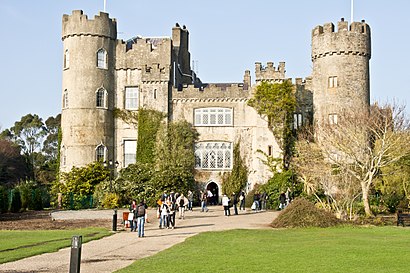 How to get to Malahide Castle with public transit - About the place