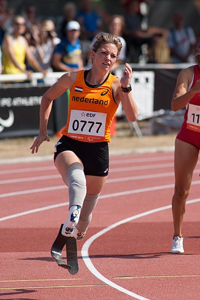 File:Marlou Van Rhijn - 2013 IPC Athletics World Championships.jpg