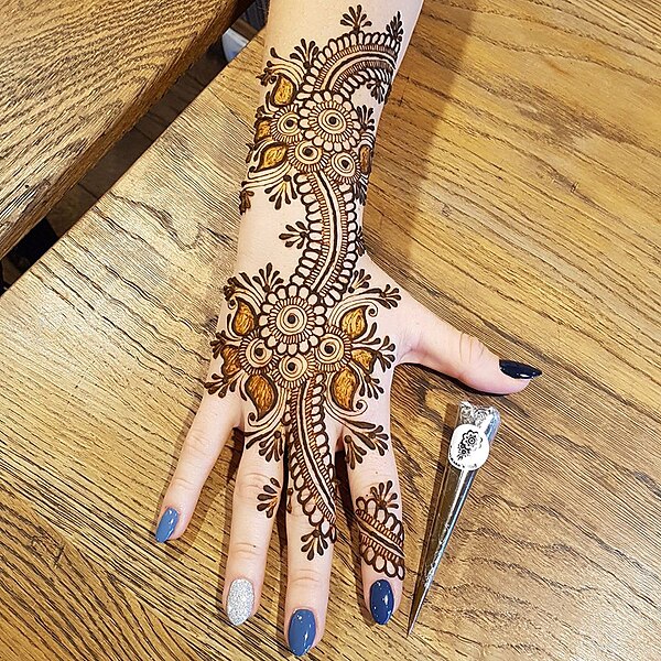 File:Mehndi and henna cone.jpg