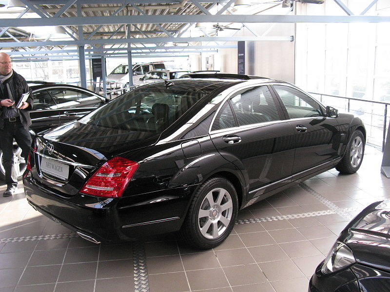 File:Mercedes-Benz S250 CDi W221 (6921429545).jpg