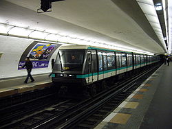 Metro Paris - Ligne 1 - Les Sablons (3).jpg