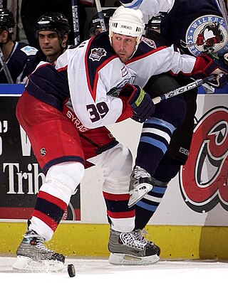 <span class="mw-page-title-main">Mike Pandolfo</span> American ice hockey player