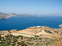 Vue des vergers et de la baie de Milos