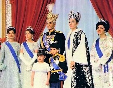 Tập tin:Mohammad Pahlavi Coronation (cropped version).jpg