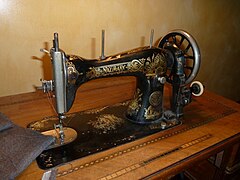 Французские швейные машинки. Seidel Naumann Dresden швейная машинка. Швейная машина Науманн 65. Науман 34 швейная машинка. Швейная машинка Науманн 668.