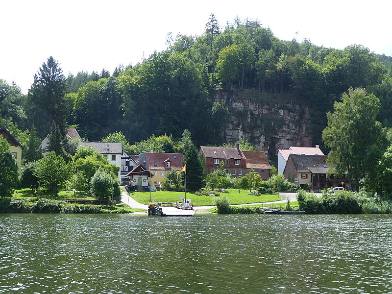 File:Neckar ferry between Hirschhorn and Neckarsteinach 510.jpg