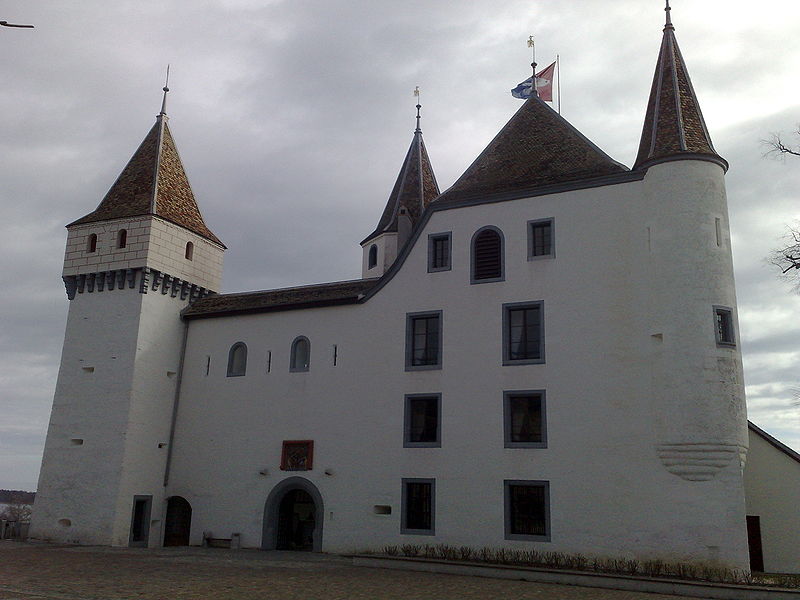 File:Nyon castle.jpg