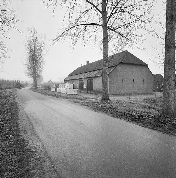 File:Overzicht boerderij vanaf de straat (Hulst) - Sint-Oedenrode - 20333230 - RCE.jpg