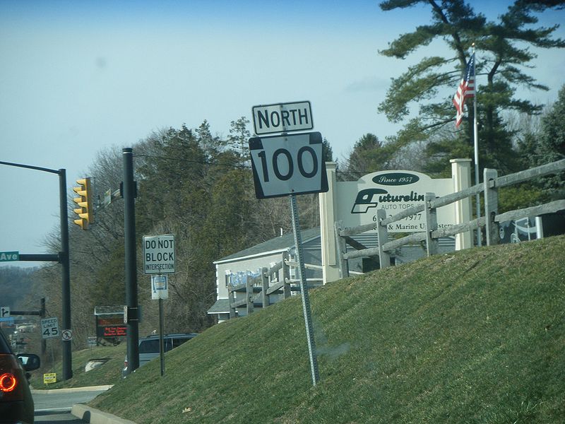 File:PA 100 NB shield past US 30.JPG