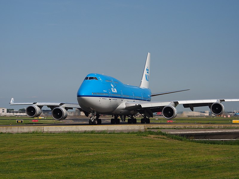 File:PH-BFE KLM Boeing 747-400 taxiing at Schiphol (AMS - EHAM), The Netherlands, 17may2014, pic-2.JPG