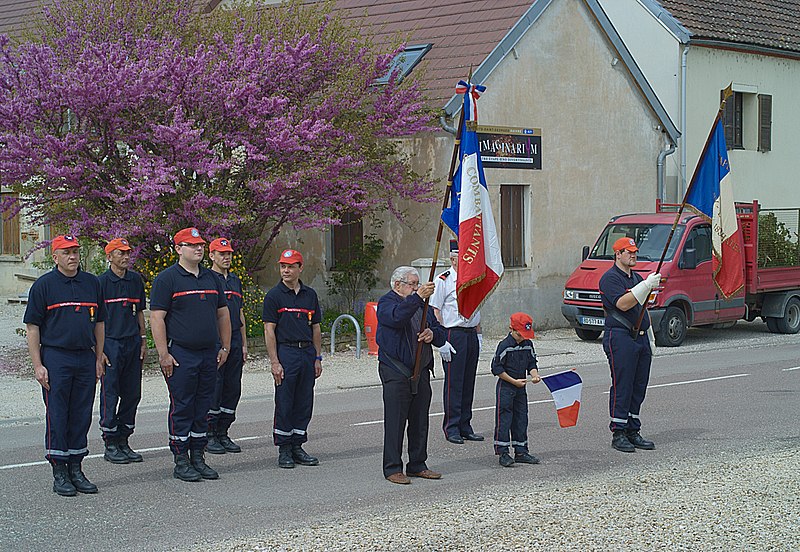 File:Pagny-le-Château 2013 05 08 06.jpg