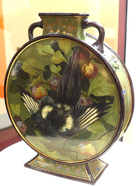 File:Painted Vase, c. 1893, Royal Doulton, part of World's Columbian Exposition display - Museum of Science and Industry (Chicago) - DSC06657.JPG