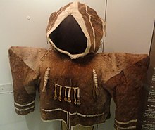 Copper Inuit woman's parka, collected in 1920-1921, Peabody Museum, Harvard Parka (woman's), Copper Eskimo, collected in 1920-1921 - Native American collection - Peabody Museum, Harvard University - DSC05652.JPG