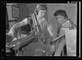 Pioneers of the production line, these two young workers 8e11170v.jpg