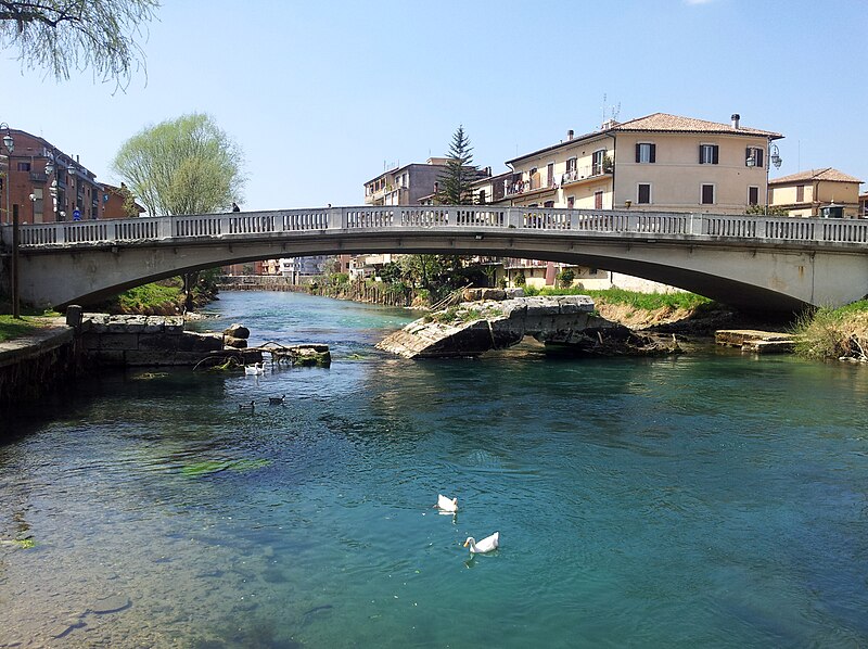 Datei:Ponte Romano di Rieti - dalla riva, 2.jpg