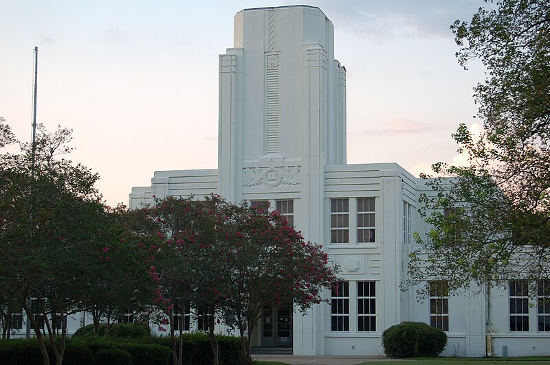 File:Port Allen Middle School (Former Port Allen High School) in Port Allen, Louisiana.jpg