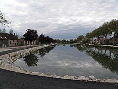Port de Méry-sur-Seine na canal de la Haute-Seine