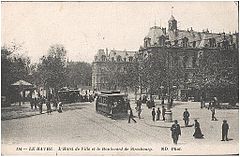 LE HAVRE - L’Hôtel de Ville et le Boulevard de Strasbourg