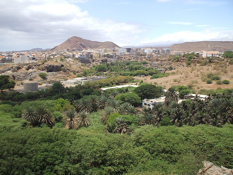 File:Praia Ribeira de Palmarejo.jpg