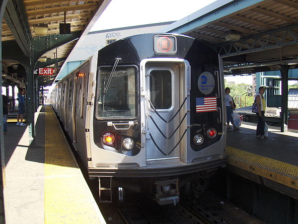 An R143 M shuttle train at Myrtle Avenue-Broadway