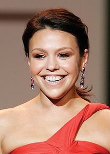 Rachael Ray, Red Dress Collection 2007 (cropped).jpg