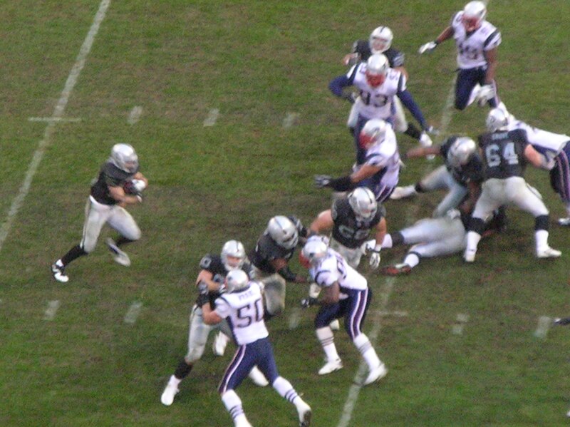 File:Raiders on offense at New England at Oakland 12-14-08 5.JPG