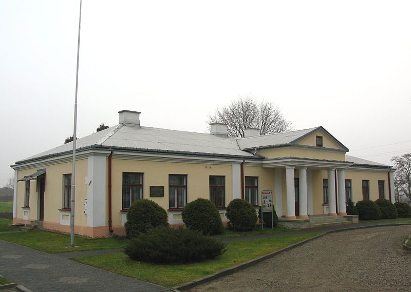 File:Rectory in Wyszków, Poland.JPG