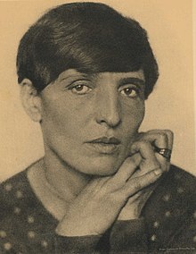 Renée Sintenis 1930, by Hugo Erfurth.jpg