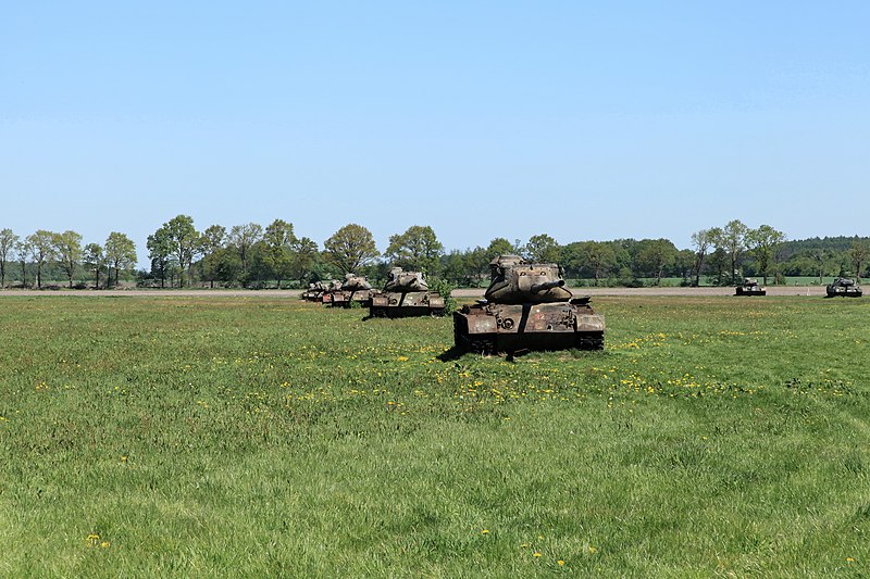 File:Sögel - Panzerfriedhof - M47 01 ies.jpg