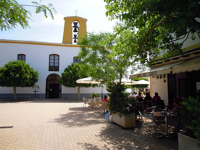 File:Santa Gertrudis, Ibiza 17 May 2011.JPG