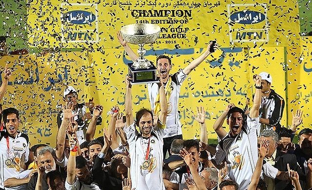 Sepahan players celebrating their fifth league title in 2015