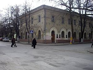 Bygningen av museet i Simferopol, det tidligere komplekset av bygninger til barnehjemmet for jenter av grevinne A. M. Adlerberg.