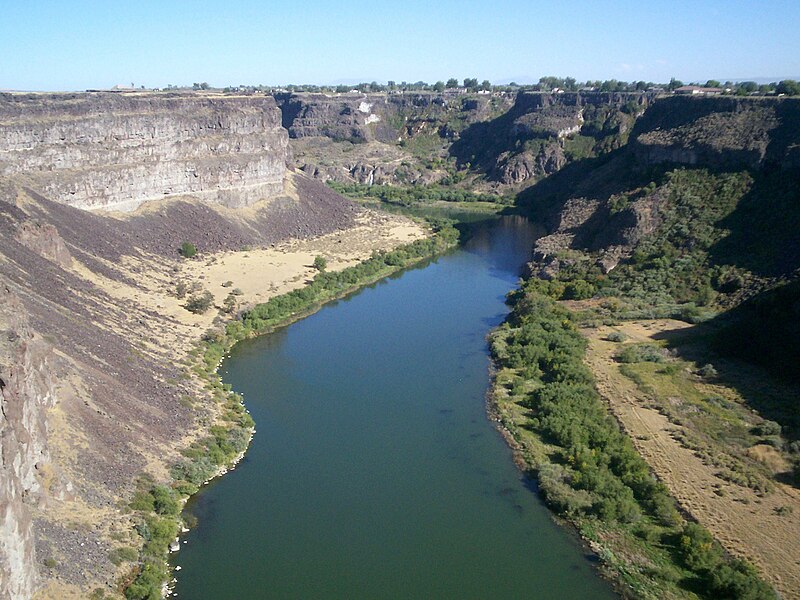 File:Snake River view near Twin Falls, Idaho.jpg