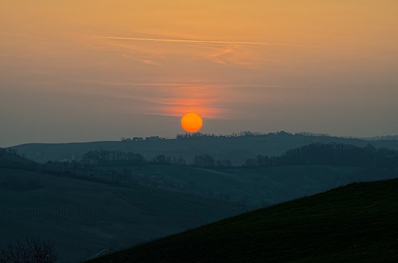 File:Sole nascente - panoramio.jpg