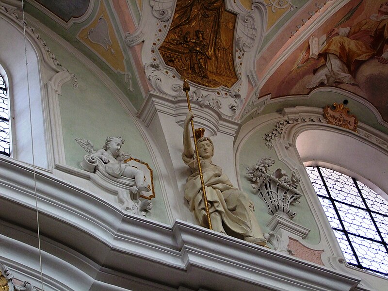 File:St. Georg Ochsenhausen- Figura auf Langhausarkade 15.JPG