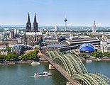 Katedral Köln, Köln Hbf, dan Jembatan Hohenzollern