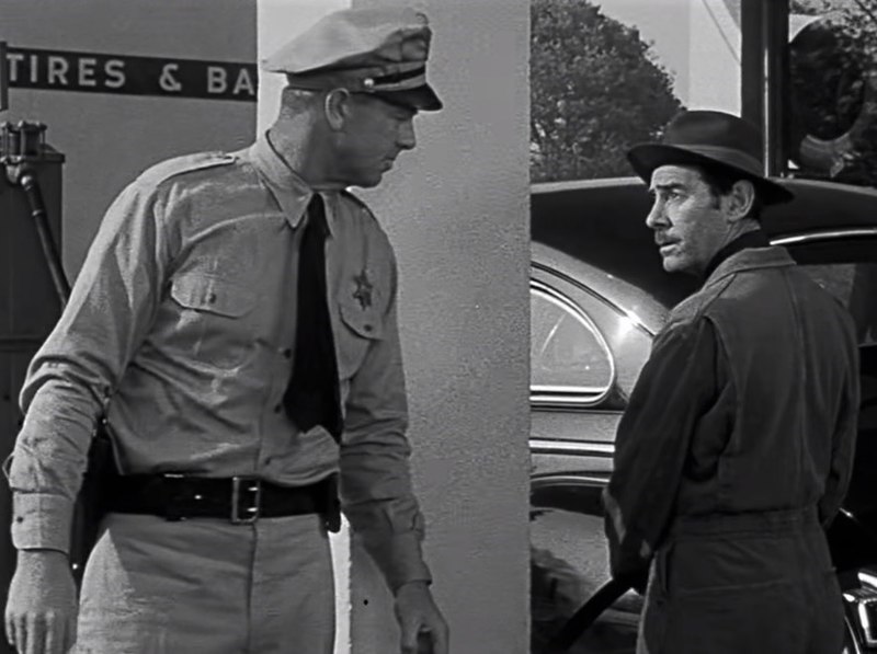 File:Sterling Hayden-Charles Wagenheim in Suddenly.jpg