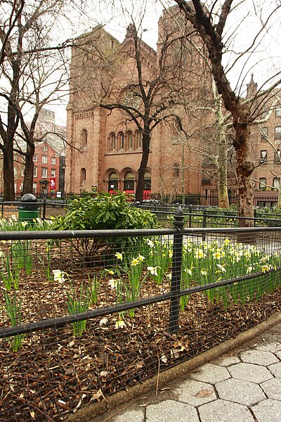 File:Stuyvesant Square (WTM tony 0046).jpg