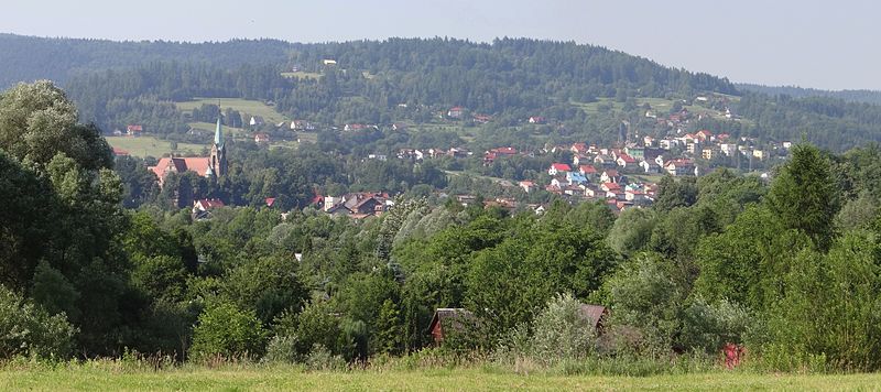 File:Sucha Beskidzka panorama BM4.JPG