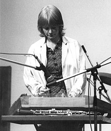 Sue Harris (musician) on stage at Greenwich, U.K., 1982.jpg