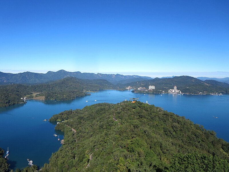 File:Sun Moon Lake (40201321874).jpg