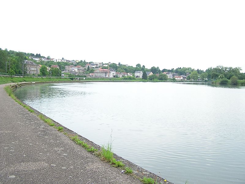 File:Sur les bords de la Moselle - panoramio.jpg