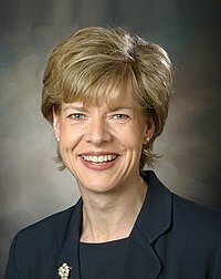 Tammy Baldwin, resmi portre fotoğrafı, renkli crop.jpg