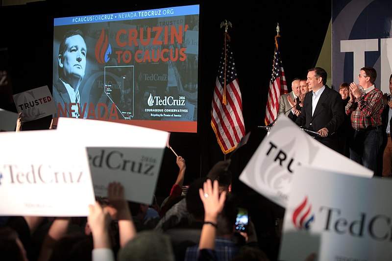 File:Ted Cruz with supporters (25266794605).jpg