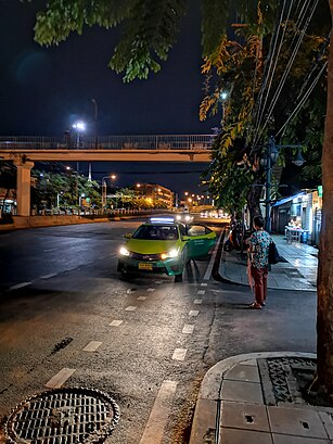 วิธีการเดินทางไปที่ ถนนประชาธิปก โดยระบบขนส่งสาธารณะ – เกี่ยวกับสถานที่