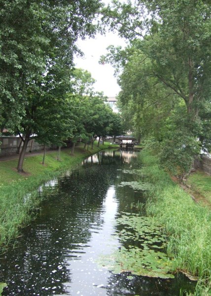 File:The Grand Canal - geograph.org.uk - 1470823.jpg