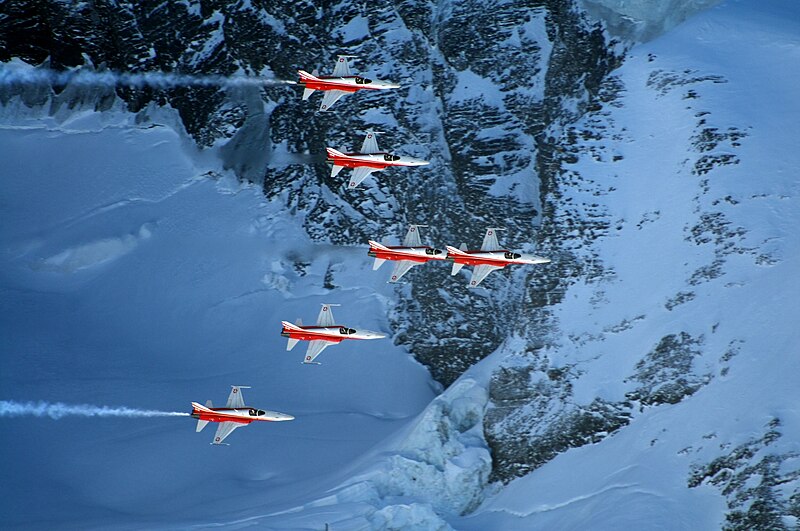 File:The Patrouille Suisse Team (6694635973).jpg