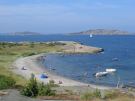 Sandø har flotte sandstrender. Øya er et populært utfartssted for folk med egen båt. Foto: Karl Ragnar Gjertsen